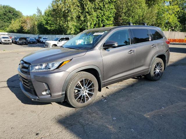 TOYOTA HIGHLANDER 2017 with VIN 5TDJZRFH8HS375333 - Photo from auction