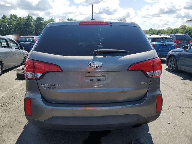Photo 6 from auction – 2015 KIA SORENTO LX with VIN 5XYKTCA67FG558743
