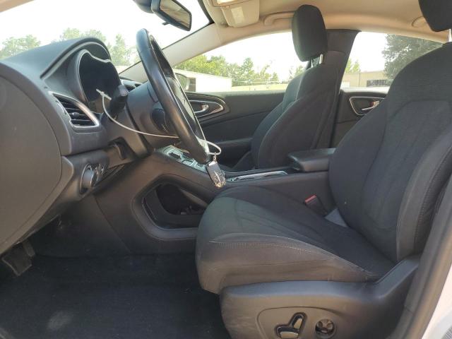 Photo 7 from auction – 2015 CHRYSLER 200 LIMITE with VIN 1C3CCCAB8FN662642