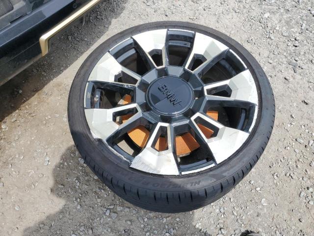 Photo 13 from auction – 2023 BMW XM with VIN 5YM23CS00P9S28365