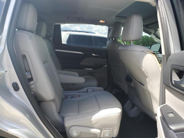 Photo 11 from auction – 2019 TOYOTA HIGHLANDER with VIN 5TDKZRFH2KS564443