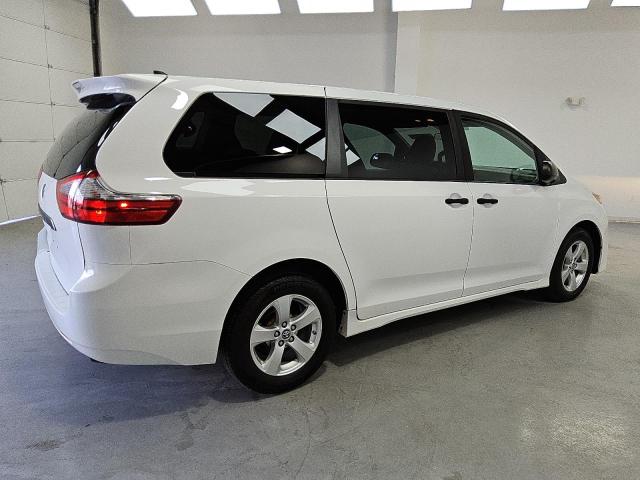 Photo 3 from auction – 2020 TOYOTA SIENNA L with VIN 5TDZZ3DC7LS034442