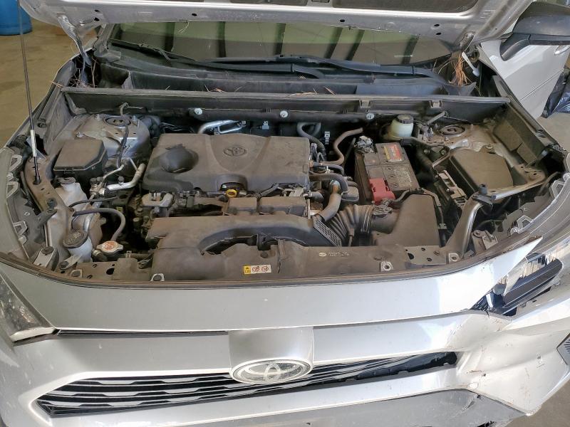 Photo 12 from auction – 2020 TOYOTA RAV4 LE with VIN JTMF1RFV9LD060614