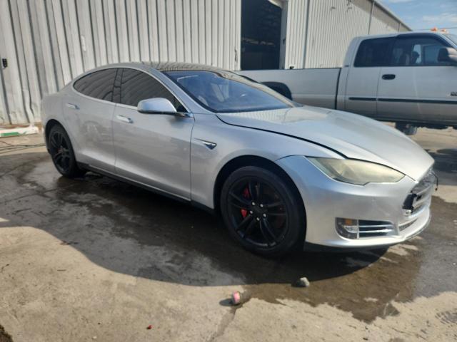 Photo 4 from auction – 2014 TESLA MODEL S with VIN 5YJSA1H11EFP65171