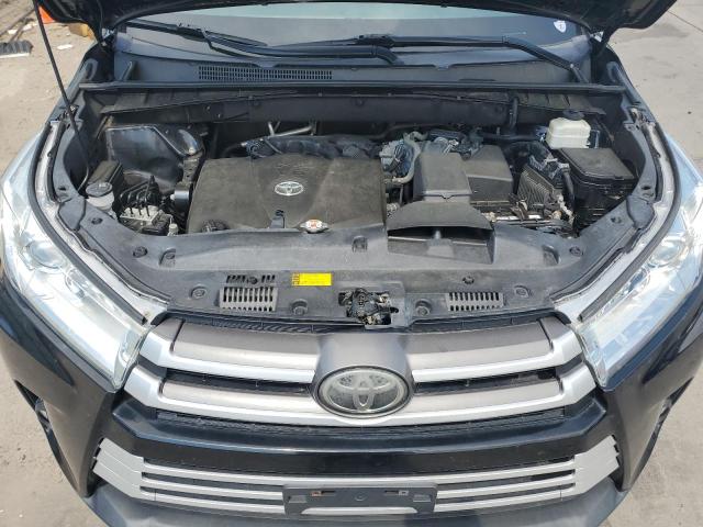 Photo 12 from auction – 2018 TOYOTA HIGHLANDER with VIN 5TDKZRFH7JS533705
