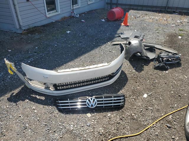 Photo 12 from auction – 2015 VOLKSWAGEN PASSAT SEL with VIN 1VWCM7A3XFC009229