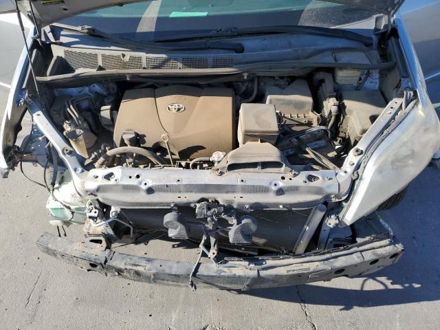 Photo 12 from auction – 2017 TOYOTA SIENNA LE with VIN 5TDKZ3DC3HS810087