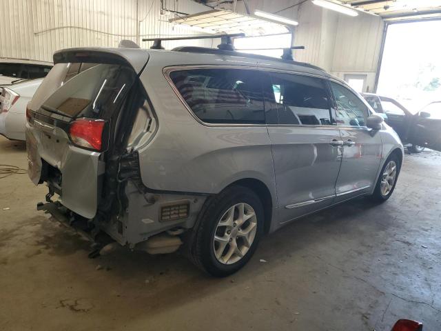 Photo 3 from auction – 2017 CHRYSLER PACIFICA T with VIN 2C4RC1BG2HR823268
