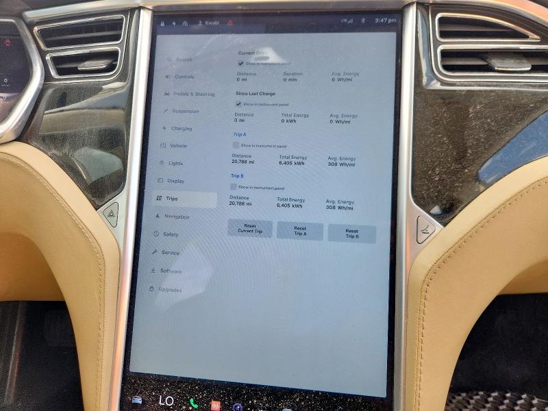 Photo 9 from auction – 2013 TESLA MODEL S with VIN 5YJSA1CG5DFP03704