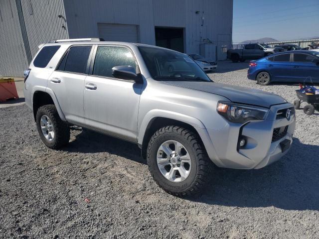 Photo 4 from auction – 2022 TOYOTA 4RUNNER SR with VIN JTEMU5JR1N6019902