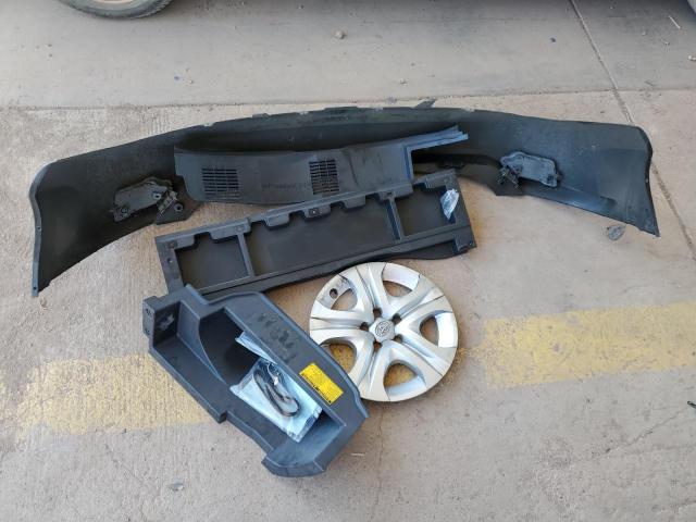 Photo 13 from auction – 2013 TOYOTA RAV4 LE with VIN JTMZFREV8DD013656