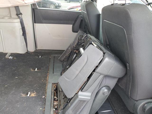 Photo 11 from auction – 2010 DODGE GRAND CARAVAN SE with VIN 2D4RN4DE5AR384132