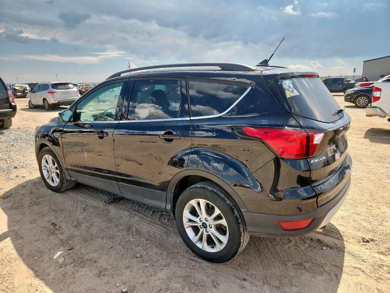 Photo 2 from auction – 2019 FORD ESCAPE SEL with VIN 1FMCU0HD6KUB07652