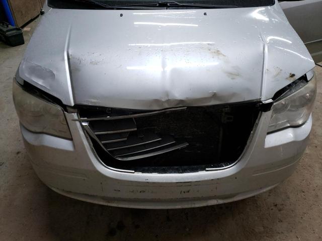 Photo 12 from auction – 2010 CHRYSLER TOWN & COU with VIN 2A4RR5D16AR109996