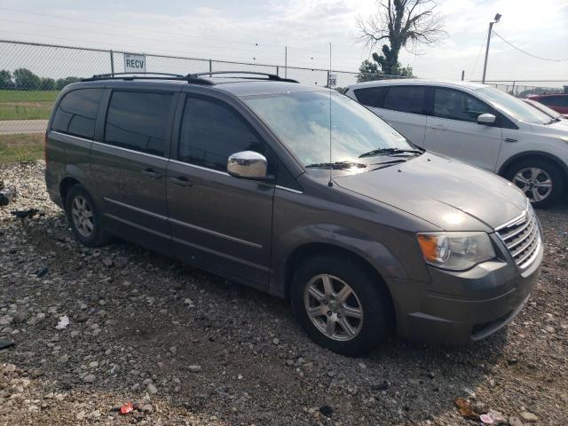 Photo 4 from auction – 2010 CHRYSLER TOWN & COU with VIN 2A4RR8DX2AR366837
