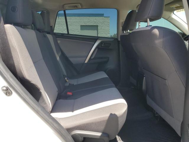 Photo 11 from auction – 2015 TOYOTA RAV4 LE with VIN JTMZFREV7FD044352