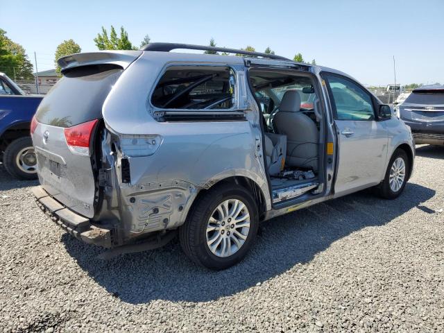 Photo 3 from auction – 2012 TOYOTA SIENNA XLE with VIN 5TDYK3DCXCS238944
