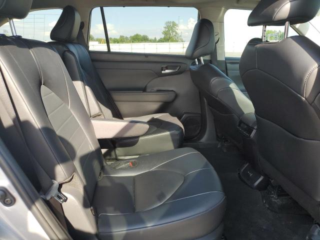 Photo 11 from auction – 2024 TOYOTA HIGHLANDER with VIN 5TDKARAH0RS023786