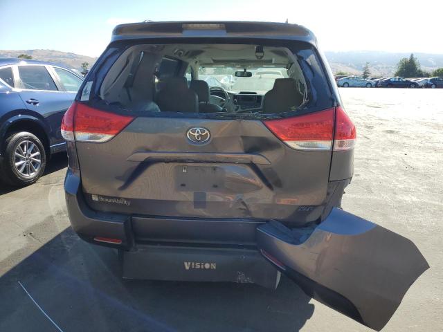 Photo 6 from auction – 2012 TOYOTA SIENNA XLE with VIN 5TDYK3DC7CS275515