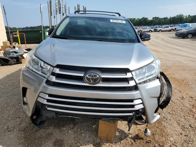 Photo 5 from auction – 2017 TOYOTA HIGHLANDER with VIN 5TDKZRFH4HS523448