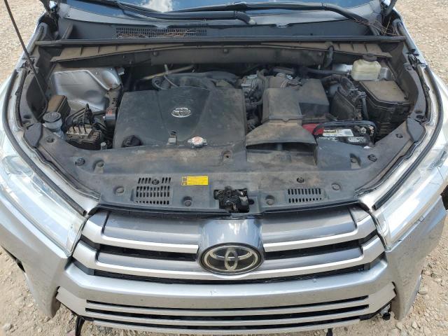 Photo 12 from auction – 2017 TOYOTA HIGHLANDER with VIN 5TDKZRFH4HS523448
