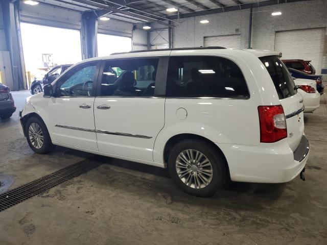 Photo 2 from auction – 2015 CHRYSLER TOWN & COU with VIN 2C4RC1CG0FR755743