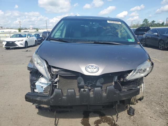 Photo 5 from auction – 2017 TOYOTA SIENNA XLE with VIN 5TDYZ3DC3HS890839