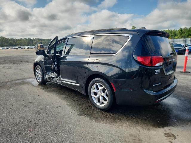 Photo 2 from auction – 2017 CHRYSLER PACIFICA T with VIN 2C4RC1BG5HR820638