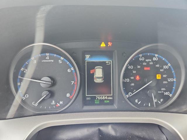 Photo 9 from auction – 2017 TOYOTA RAV4 XLE with VIN JTMRFREV6HJ163692