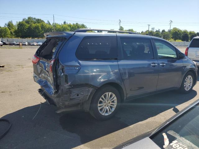 Photo 3 from auction – 2017 TOYOTA SIENNA XLE with VIN 5TDYZ3DC0HS849293