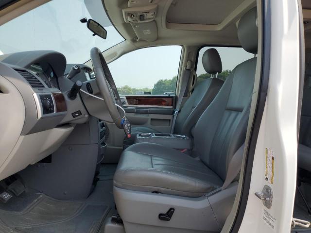 Photo 7 from auction – 2010 CHRYSLER TOWN & COU with VIN 2A4RR5D12AR134006