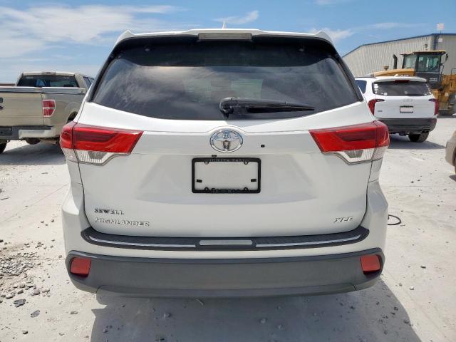 Photo 6 from auction – 2017 TOYOTA HIGHLANDER with VIN 5TDKZRFH2HS197262