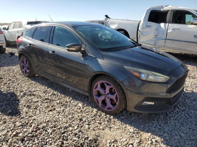 Photo 4 from auction – 2017 FORD FOCUS ST with VIN 1FADP3L9XHL329264