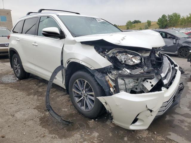 Photo 4 from auction – 2017 TOYOTA HIGHLANDER with VIN 5TDJZRFHXHS401642