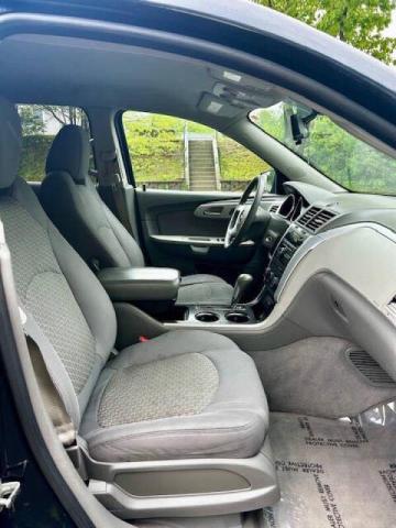 Photo 5 from auction – 2011 CHEVROLET TRAVERSE L with VIN 1GNKVEED5BJ149480