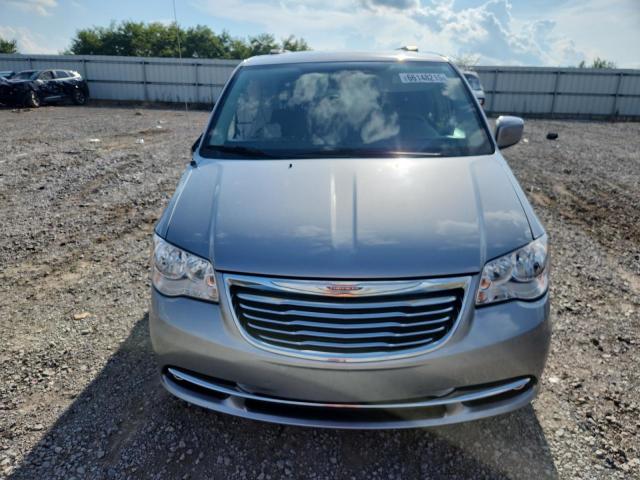 Photo 5 from auction – 2016 CHRYSLER TOWN & COU with VIN 2C4RC1BG3GR120017