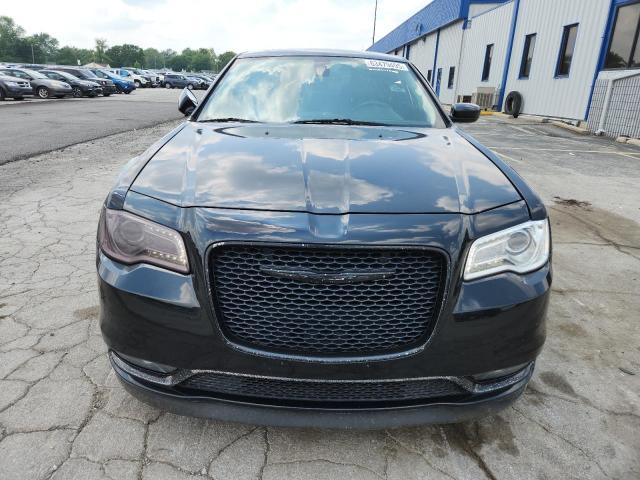 Photo 5 from auction – 2016 CHRYSLER 300 LIMITE with VIN 2C3CCARG7GH344252