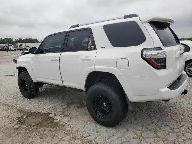 Photo 2 from auction – 2020 TOYOTA 4RUNNER SR with VIN JTEBU5JR1L5763199