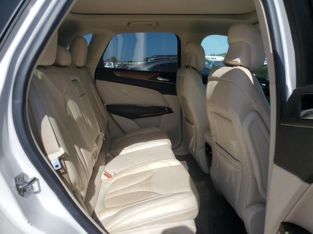 Photo 11 from auction – 2016 LINCOLN MKC with VIN 5LMCJ3C90GUJ18471
