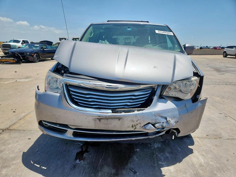 Photo 5 from auction – 2016 CHRYSLER TOWN & COU with VIN 2C4RC1BG5GR280867