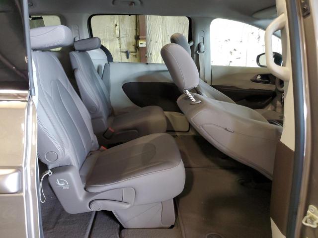 Photo 10 from auction – 2017 CHRYSLER PACIFICA T with VIN 2C4RC1BG3HR823621