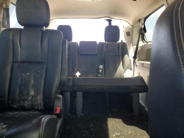Photo 10 from auction – 2014 CHRYSLER TOWN & COU with VIN 2C4RC1BG3ER381709