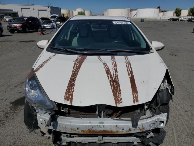 Photo 5 from auction – 2015 TOYOTA PRIUS C with VIN JTDKDTB32F1111240