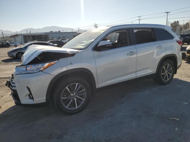 TOYOTA HIGHLANDER SE 2019 with VIN 5TDJZRFH9KS584944 - Photo from auction