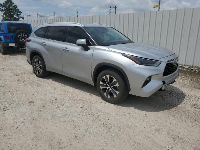 Photo 4 from auction – 2022 TOYOTA HIGHLANDER with VIN 5TDGZRAH5NS101472