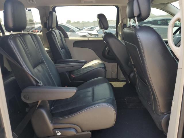 Photo 11 from auction – 2014 CHRYSLER TOWN & COU with VIN 2C4RC1CGXER413490
