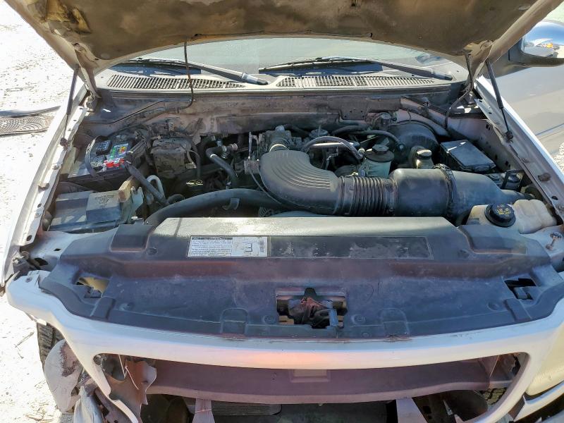 صورة رقم 12 من المزاد - 2001 FORD EXPEDITION مع VIN 1FMPU16L31LB13320