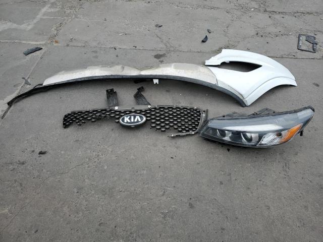 Photo 13 from auction – 2016 KIA SORENTO SX with VIN 5XYPKDA58GG107795