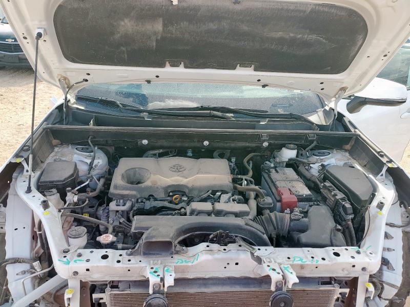 Photo 12 from auction – 2021 TOYOTA RAV4 XLE with VIN 2T3P1RFV8MC229919