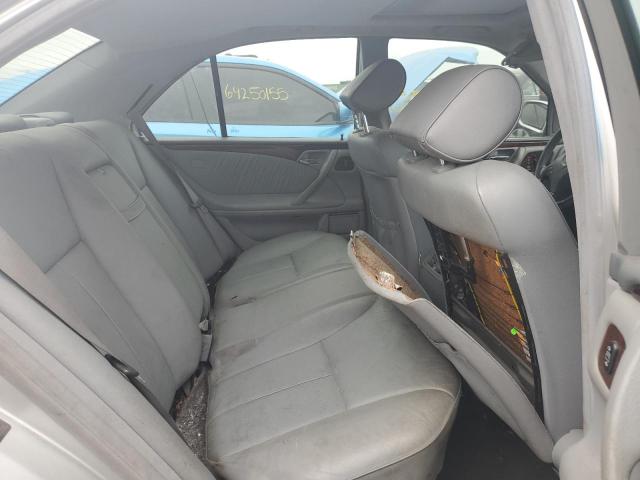 Photo 10 from auction – 2001 MERCEDES-BENZ E 320 with VIN WDBJF65J81B317603